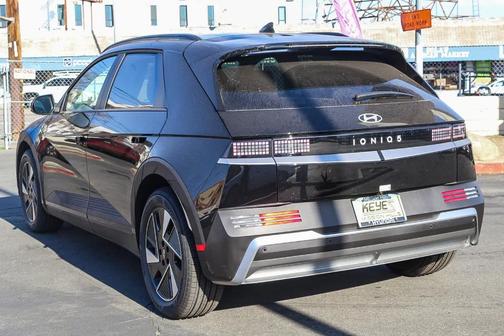 2025 Hyundai IONIQ 5 SEL