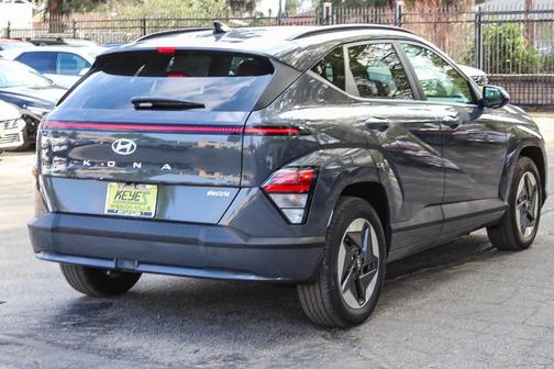 2025 Hyundai KONA EV SEL