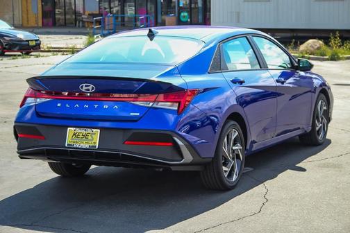 2025 Hyundai ELANTRA HEV SEL Sport