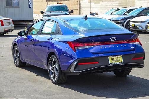 2025 Hyundai ELANTRA HEV SEL Sport