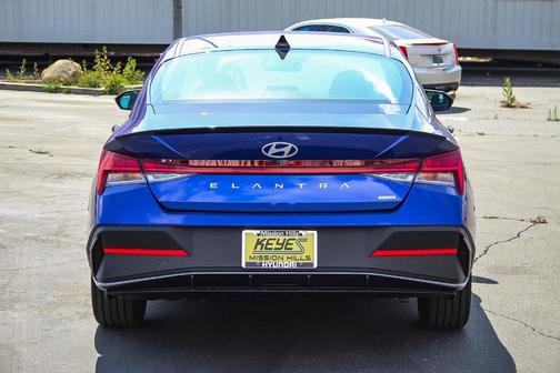 2025 Hyundai ELANTRA HEV SEL Sport