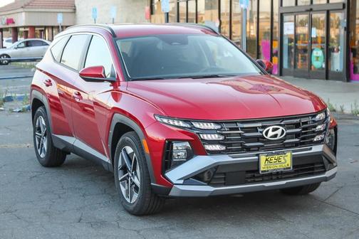 2025 Hyundai TUCSON SEL