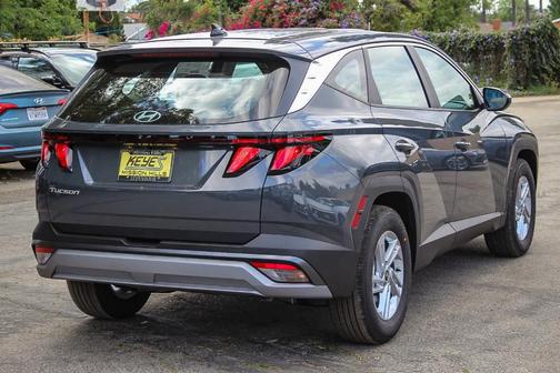 2025 Hyundai TUCSON SE