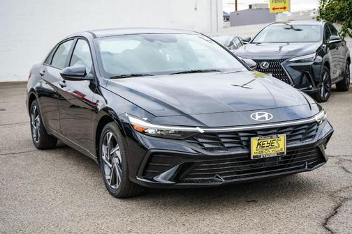 2025 Hyundai ELANTRA HEV SEL Sport