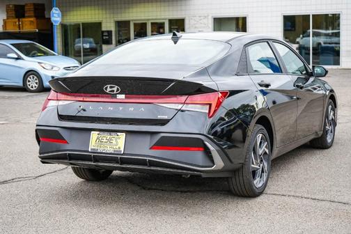 2025 Hyundai ELANTRA HEV SEL Sport