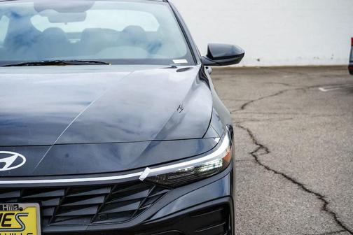 2025 Hyundai ELANTRA HEV SEL Sport