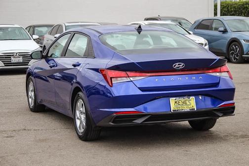 2023 Hyundai ELANTRA SE