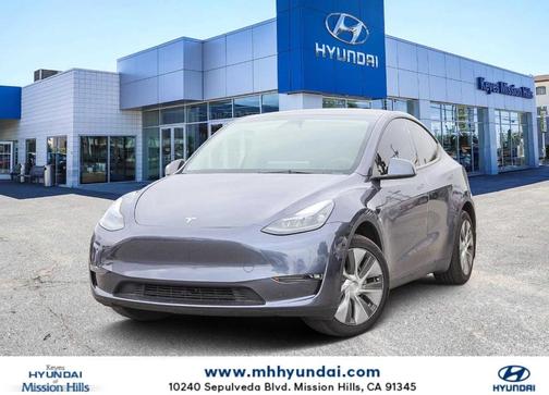 2023 Tesla Model Y Long Range