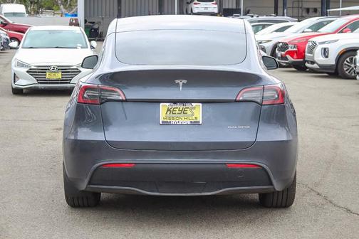 2023 Tesla Model Y Long Range