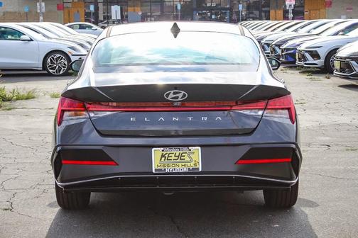 2025 Hyundai ELANTRA SEL Convenience