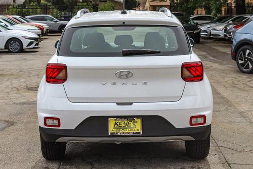 2025 Hyundai VENUE SEL