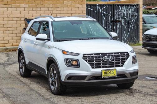 2025 Hyundai VENUE SEL