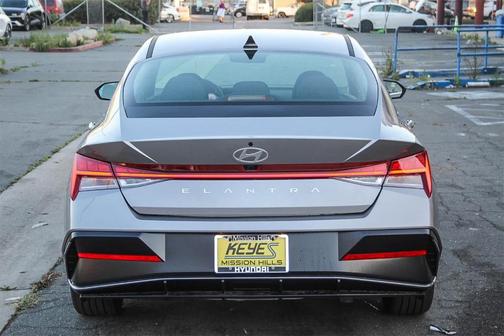 2025 Hyundai ELANTRA SEL Convenience