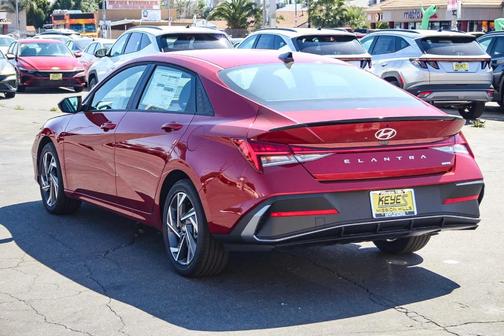 2025 Hyundai ELANTRA HEV SEL Sport