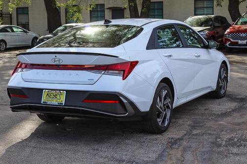 2025 Hyundai ELANTRA HEV SEL Sport
