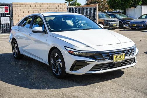 2025 Hyundai ELANTRA Limited