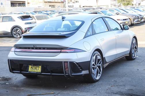 2025 Hyundai IONIQ 6 SEL