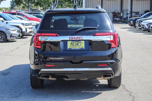 2022 GMC Acadia Denali