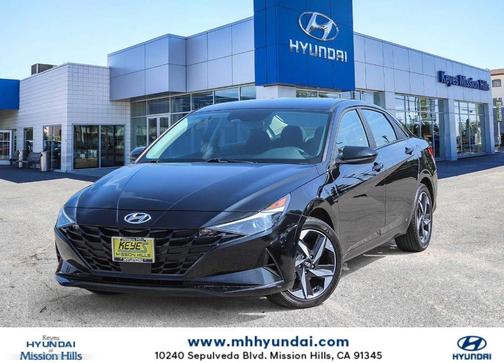 2023 Hyundai ELANTRA SEL