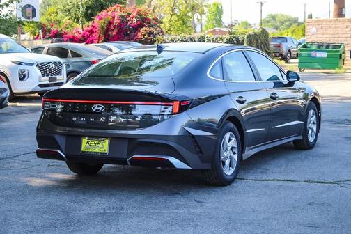2025 Hyundai SONATA SE