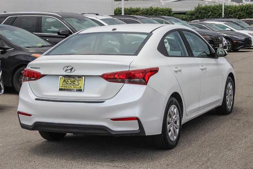 2020 Hyundai Accent SE