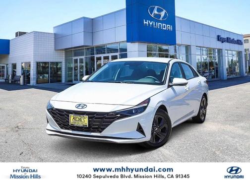2023 Hyundai ELANTRA SEL