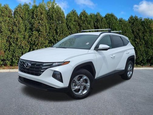 White 2023 Hyundai TUCSON SEL