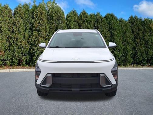 White 2024 Hyundai KONA SEL