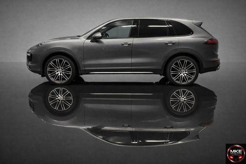 Meteor Gray Metallic 2016 Porsche Cayenne Turbo