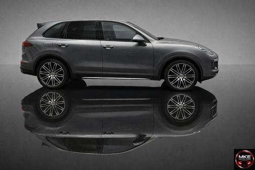 Meteor Gray Metallic 2016 Porsche Cayenne Turbo