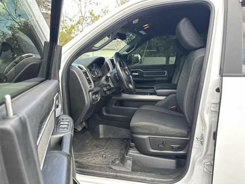 Bright White Clearcoat 2019 RAM 3500 Big Horn