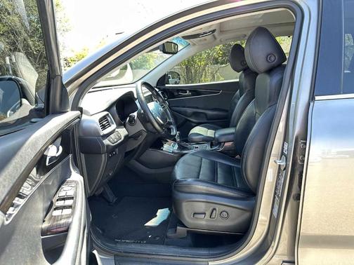Titanium Silver 2019 Kia Sorento EX V6