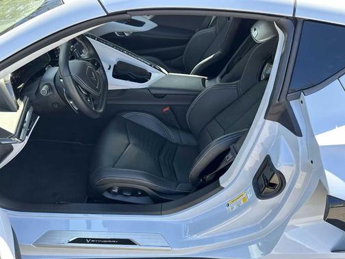 2020 Chevrolet Corvette Stingray w/3LT