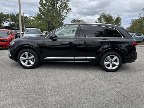 2024 Audi Q7 45 Premium Plus