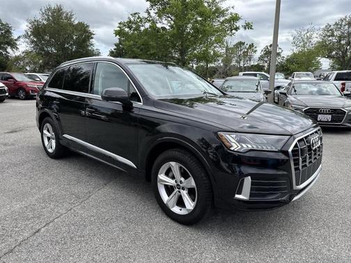 2024 Audi Q7 45 Premium Plus