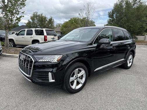 2024 Audi Q7 45 Premium Plus