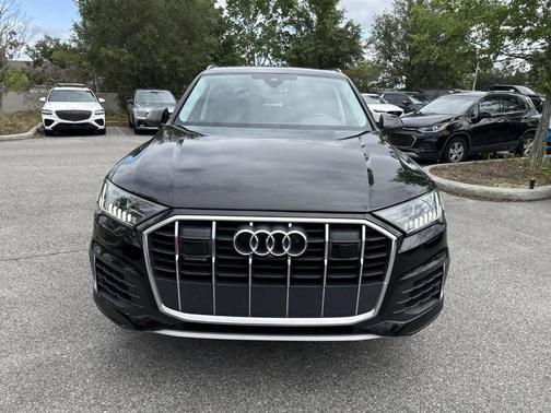2024 Audi Q7 45 Premium Plus