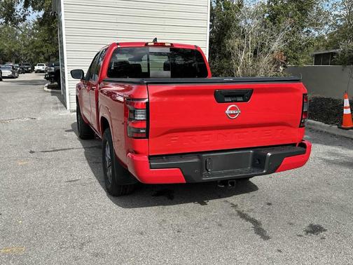 2025 Nissan Frontier SV