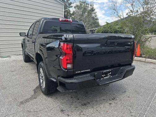 Black 2026 Chevrolet Colorado LT