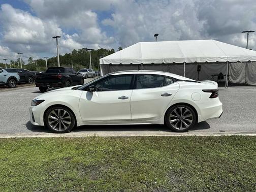 2023 Nissan Maxima Platinum
