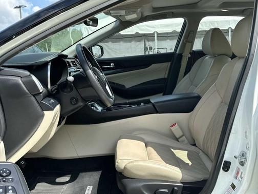 2023 Nissan Maxima Platinum