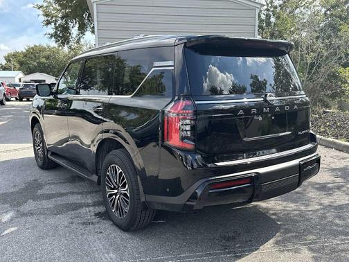 2025 Nissan Armada Platinum