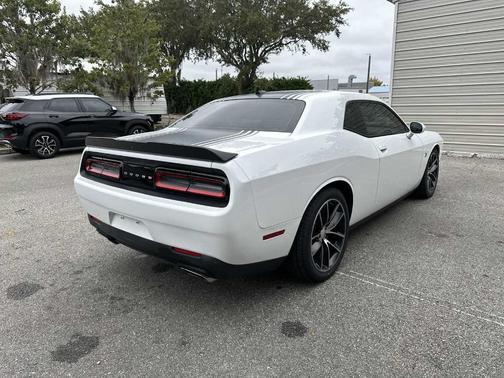 2016 Dodge Challenger 392 Hemi Scat Pack Shaker
