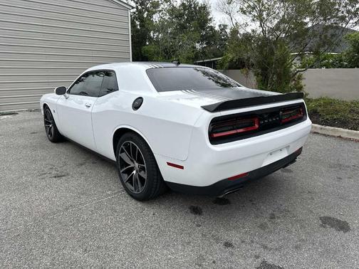 2016 Dodge Challenger 392 Hemi Scat Pack Shaker