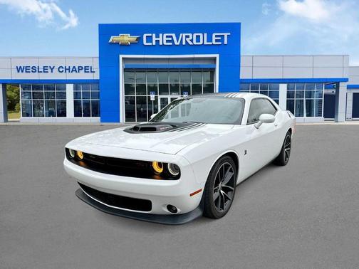 2016 Dodge Challenger 392 Hemi Scat Pack Shaker