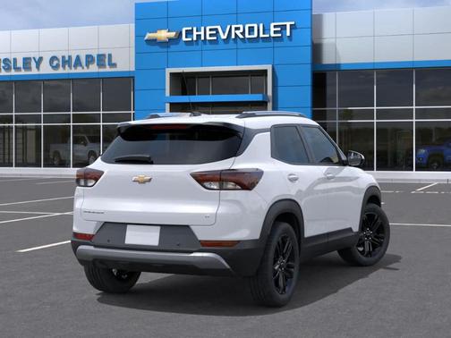 Summit White 2026 Chevrolet Trailblazer LT