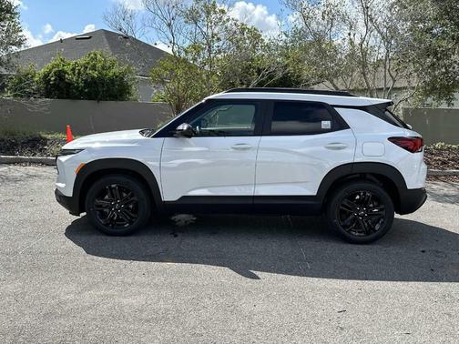 Summit White 2026 Chevrolet Trailblazer LT
