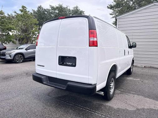 Summit White 2026 Chevrolet Express 2500 Work Van
