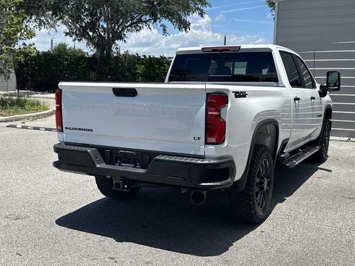 Summit White 2026 Chevrolet Silverado 2500 LT