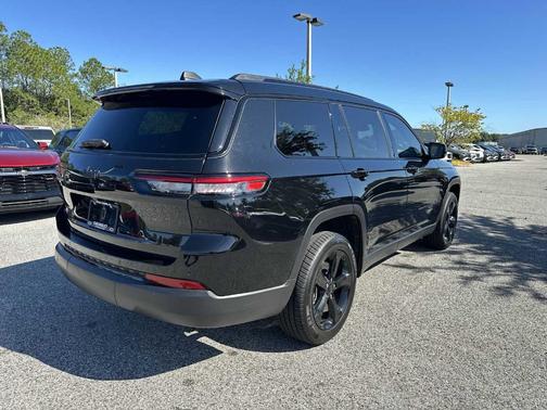 2022 Jeep Grand Cherokee L Laredo
